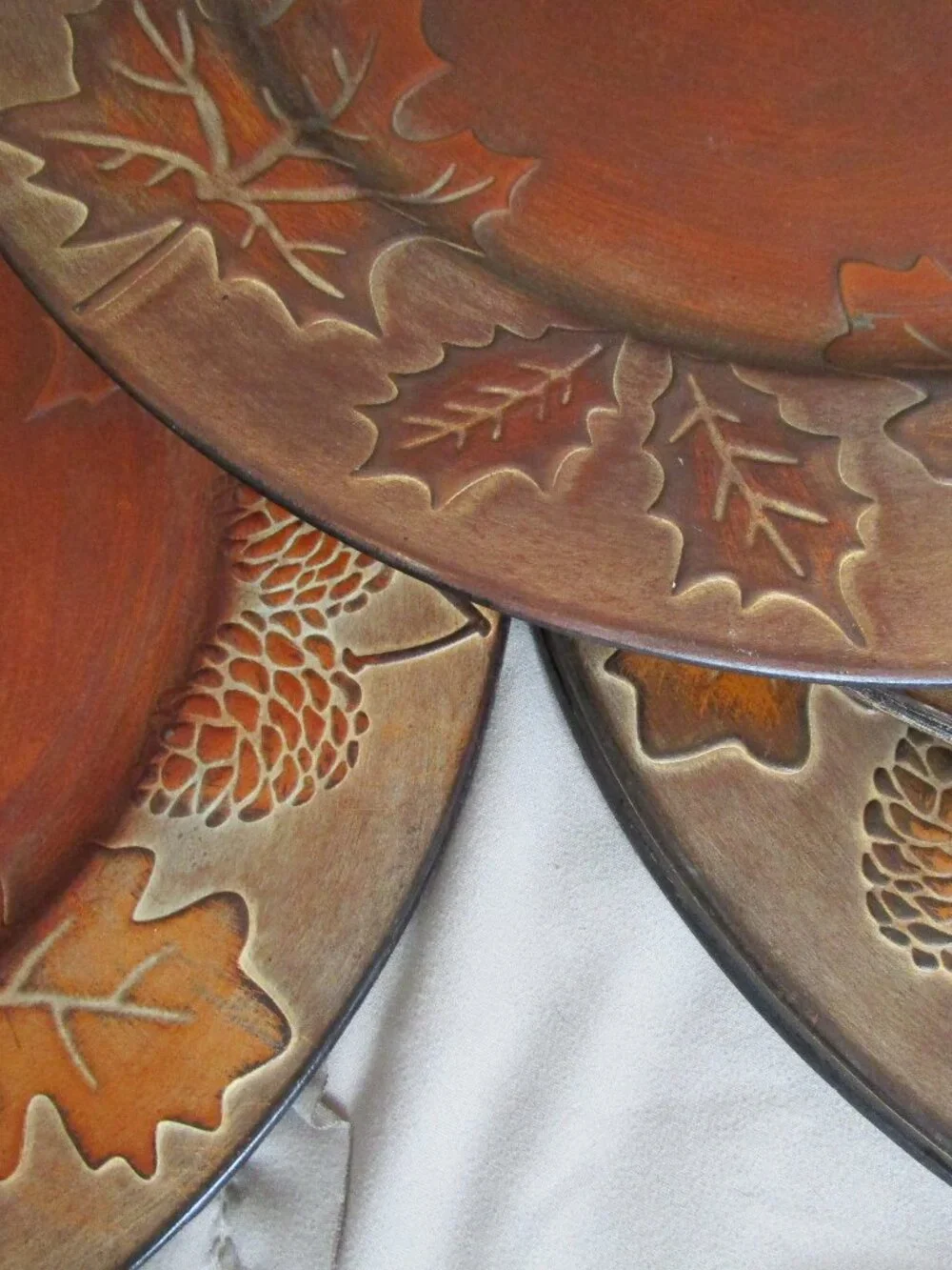 autumn theme plastic chargers